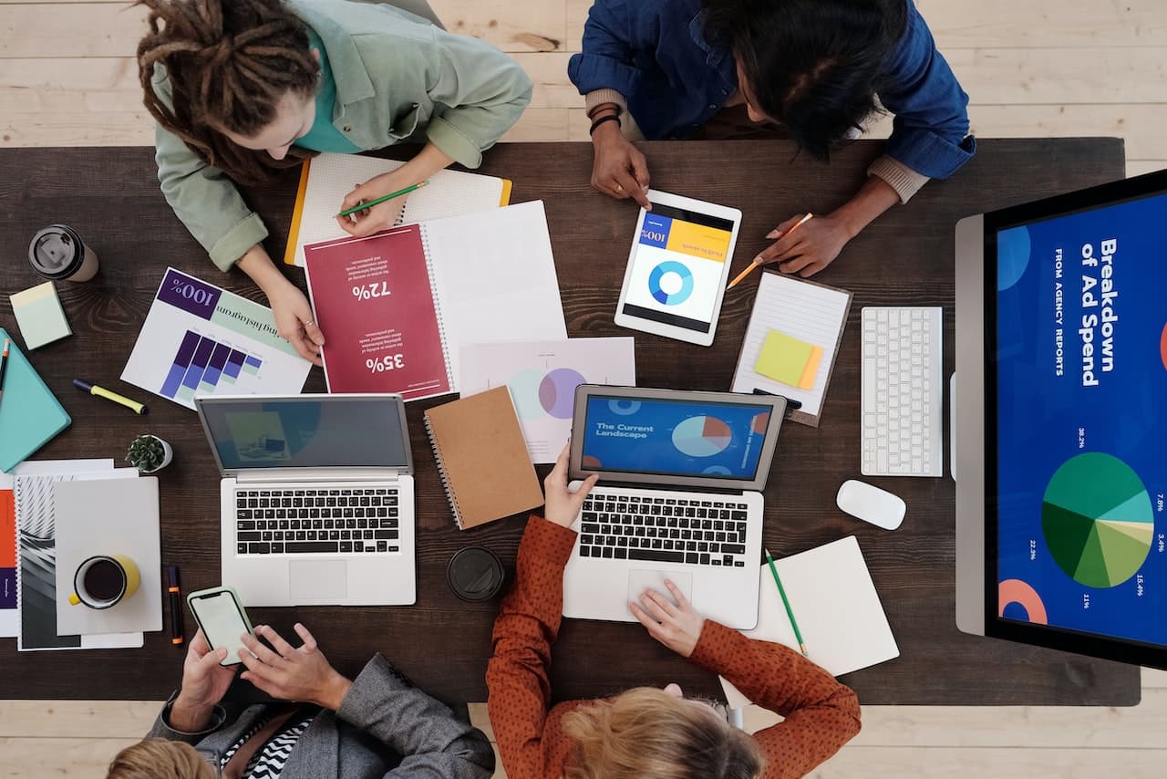 Social Media Marketing: How Brands Build Communities and Influence in the Digital World