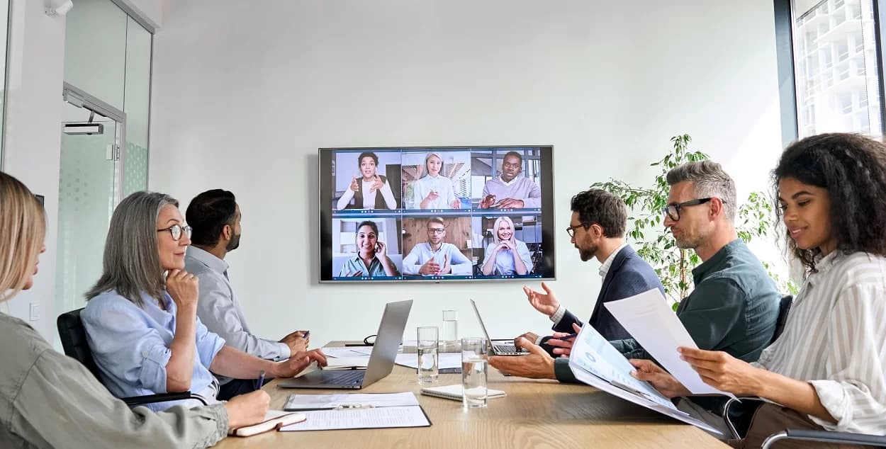 From Founder to Leader: How Entrepreneurs Build Strong and Successful Teams